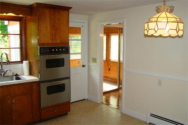 22 Robin Road Reading, MA 01867 - Photo 8 of 19 Gallery Image 8