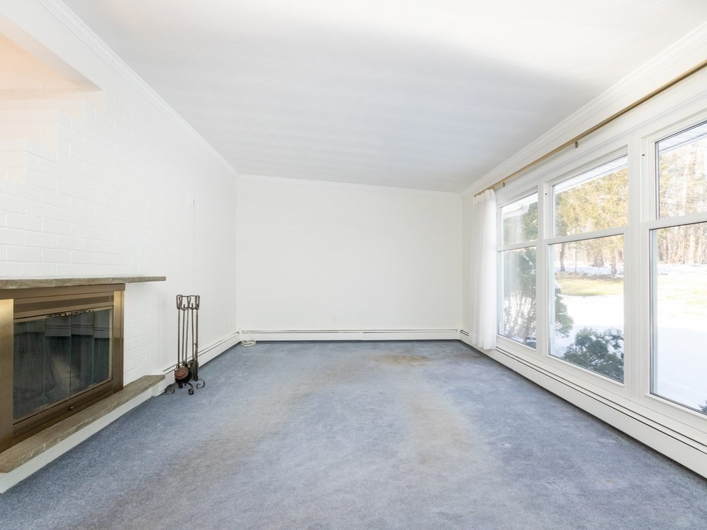 33 Griffin Road Framingham, MA 01701 - Photo 6 of 25 Gallery Image 6