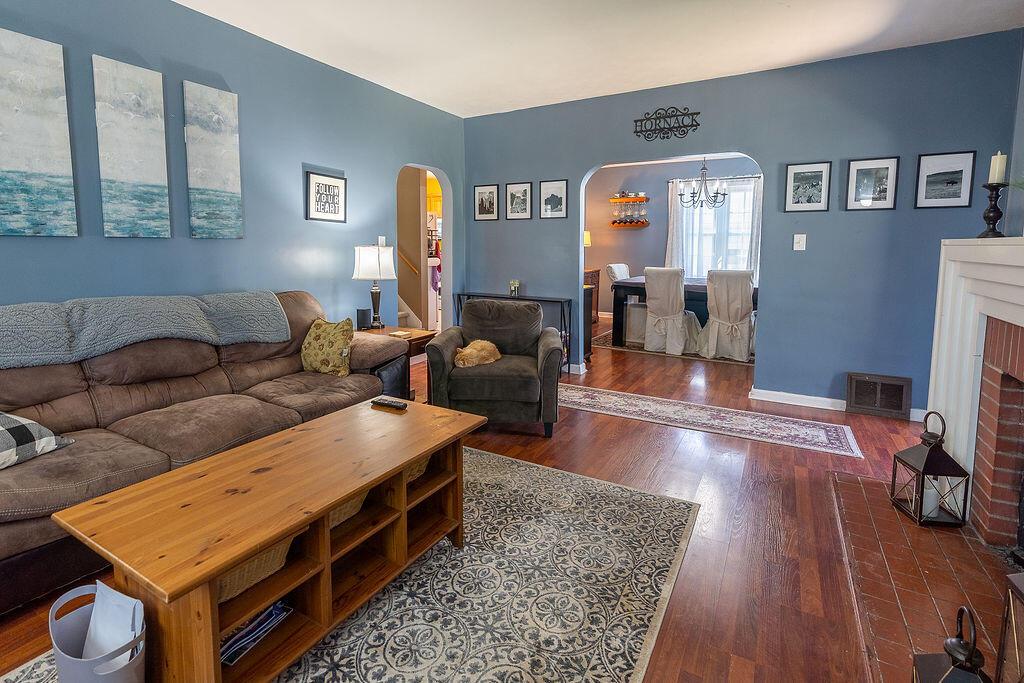 598 Commanche Road Chillicothe, OH 45601 - Photo 10 of 48 Living Room
