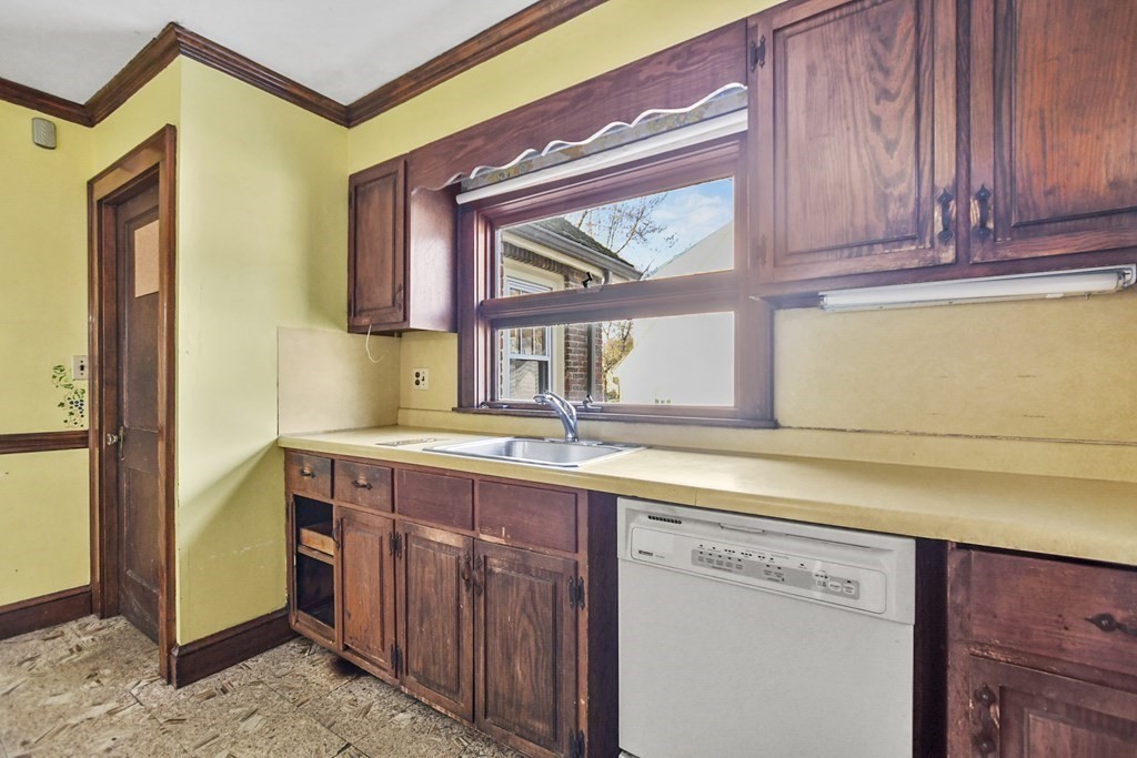 42 Lorimer Road Belmont, MA 02478 - Photo 14 of 39 Gallery Image 14
