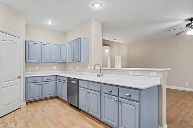 $2,000 | 1123 Aldenwood Avenue, Las Vegas, NV 89123