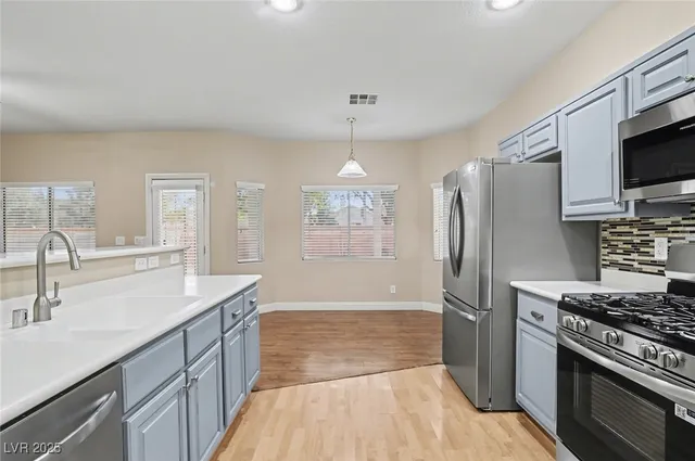 $2,000 | 1123 Aldenwood Avenue, Las Vegas, NV 89123