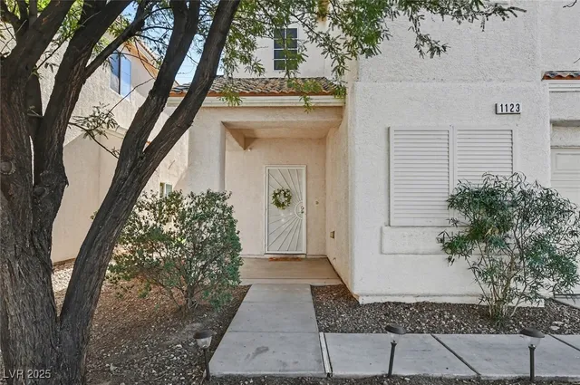 $2,000 | 1123 Aldenwood Avenue, Las Vegas, NV 89123