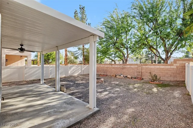 $2,000 | 1123 Aldenwood Avenue, Las Vegas, NV 89123