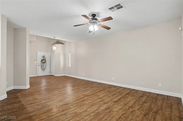 $2,000 | 1123 Aldenwood Avenue, Las Vegas, NV 89123