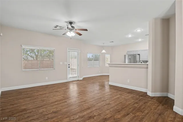 $2,000 | 1123 Aldenwood Avenue, Las Vegas, NV 89123