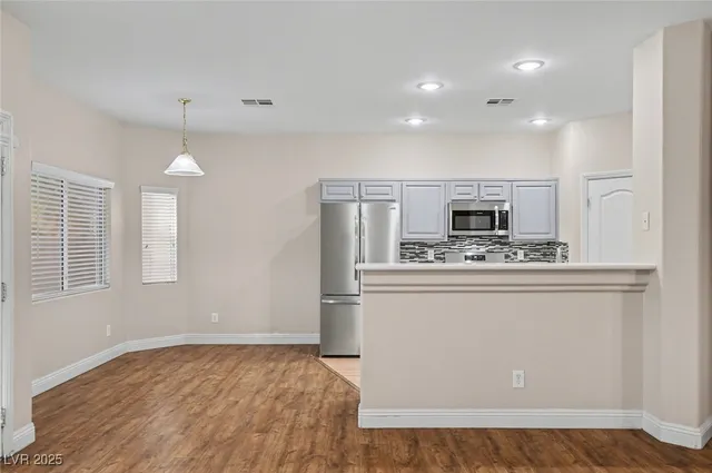 $2,000 | 1123 Aldenwood Avenue, Las Vegas, NV 89123