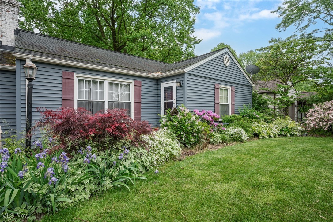 21555 Mastick Road Cleveland, OH 44126 - Photo 2 of 33