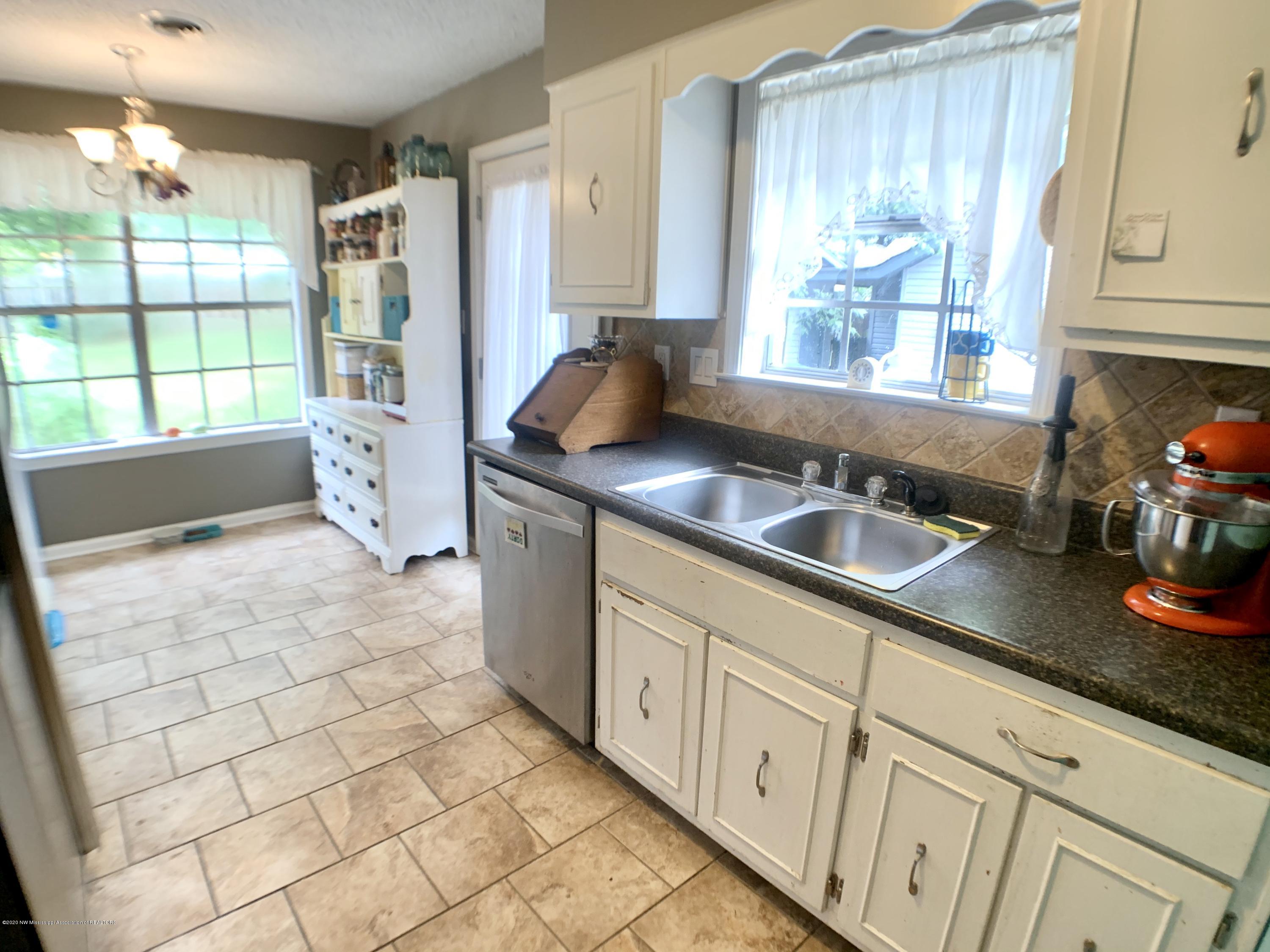 702 Old Forge Road Southaven, MS 38671 - Photo 7 of 10 A103B30A-7577-4E95-ACBE-BA1BFE0B9B47