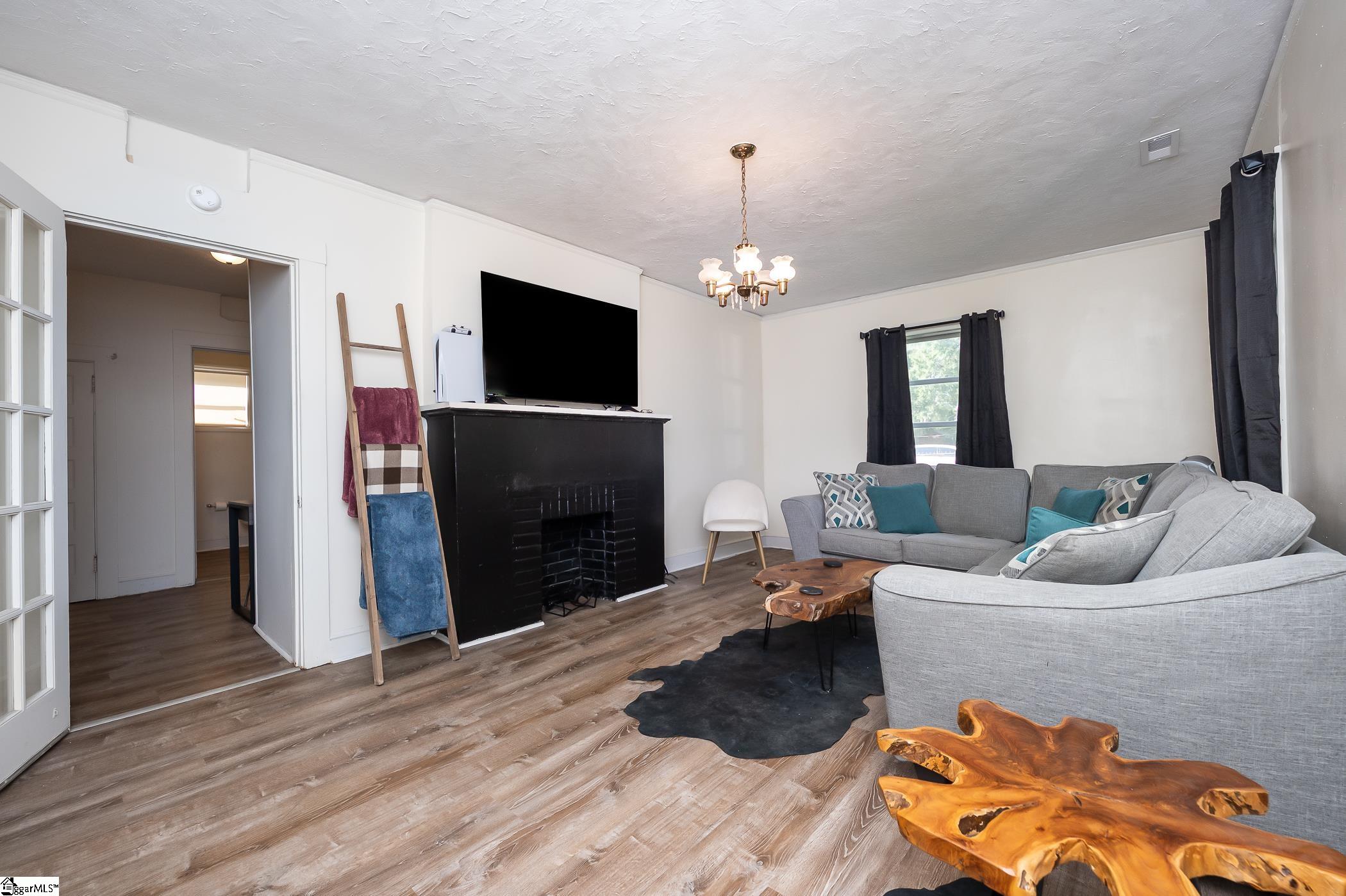 405 Elizabeth Street Clinton, SC 29325 - Photo 5 of 21