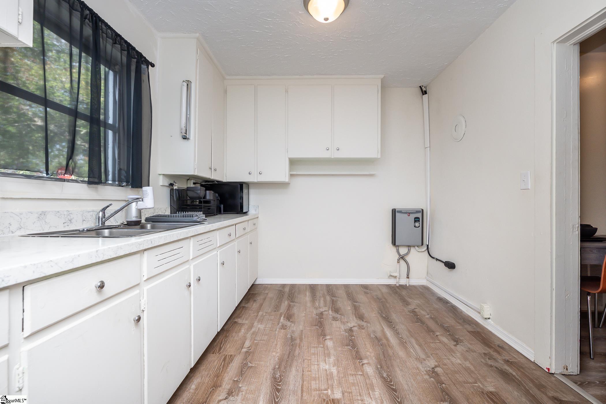 405 Elizabeth Street Clinton, SC 29325 - Photo 9 of 21