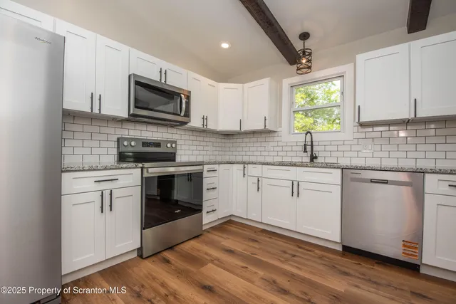 $349,900 | 197 Columbus Drive, Archbald, PA 18403