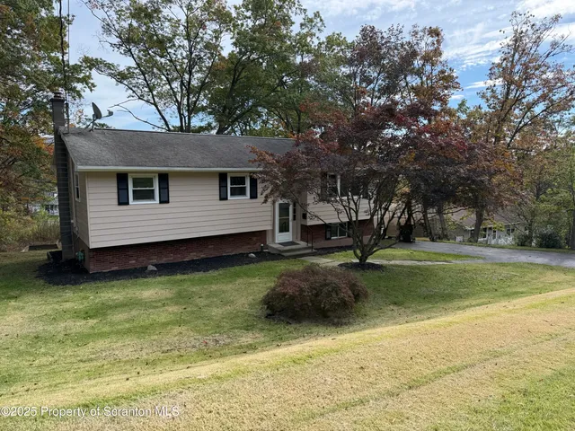 $349,900 | 197 Columbus Drive, Archbald, PA 18403