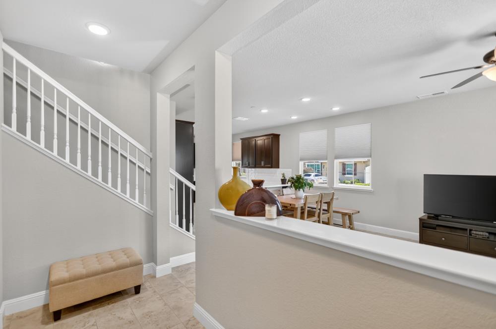 211 Rochdale Street Roseville, CA 95661 - Photo 17 of 66