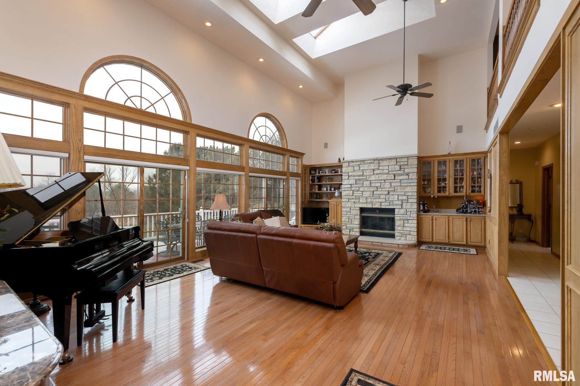 7000 Jersey Ridge Road Davenport, IA 52807 - Photo 6 of 49 Gallery Image 6