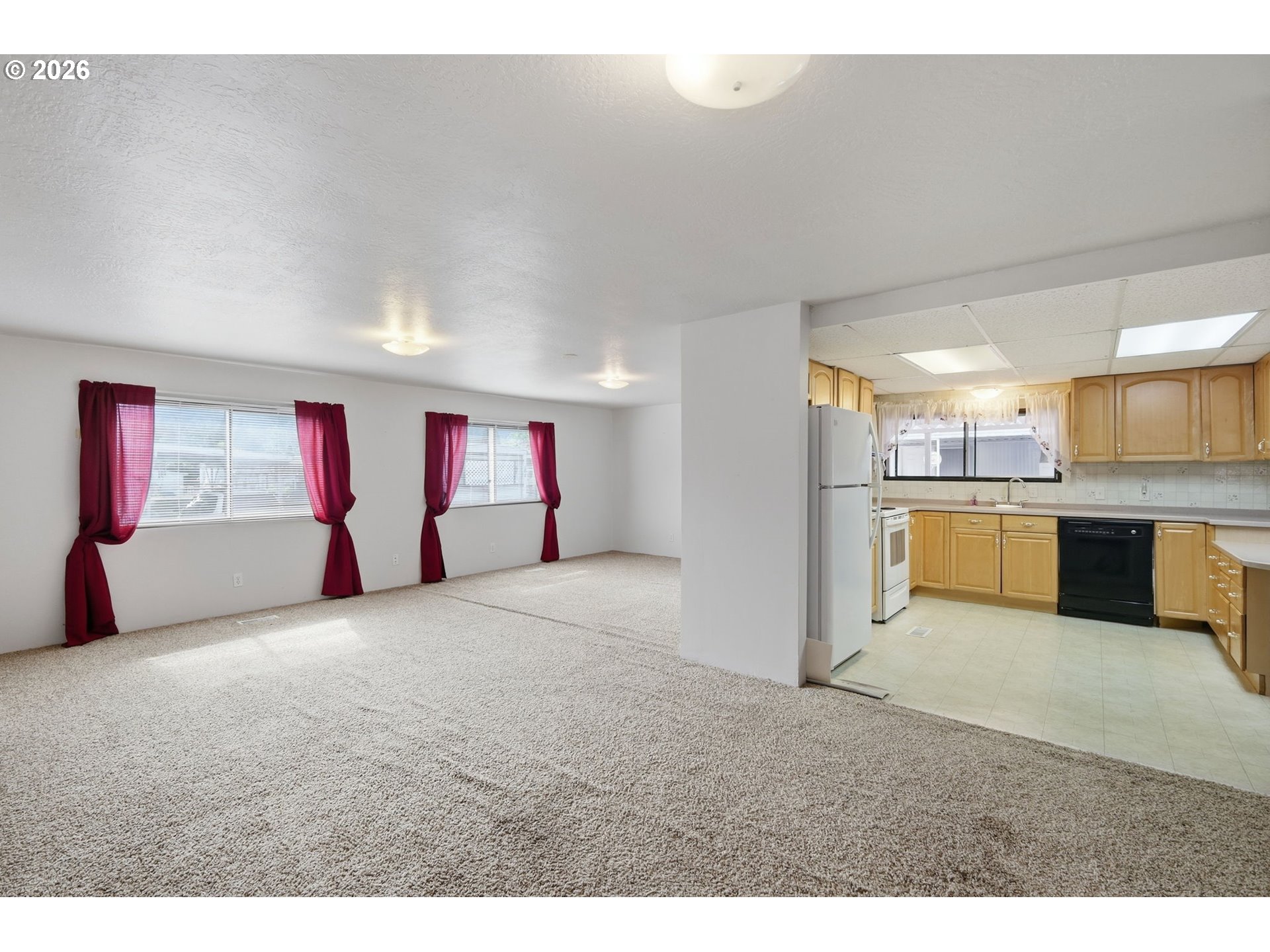 5335 Main Street, Unit 208 Springfield, OR 97478 - Photo 7 of 48 Kitchen/Living Room