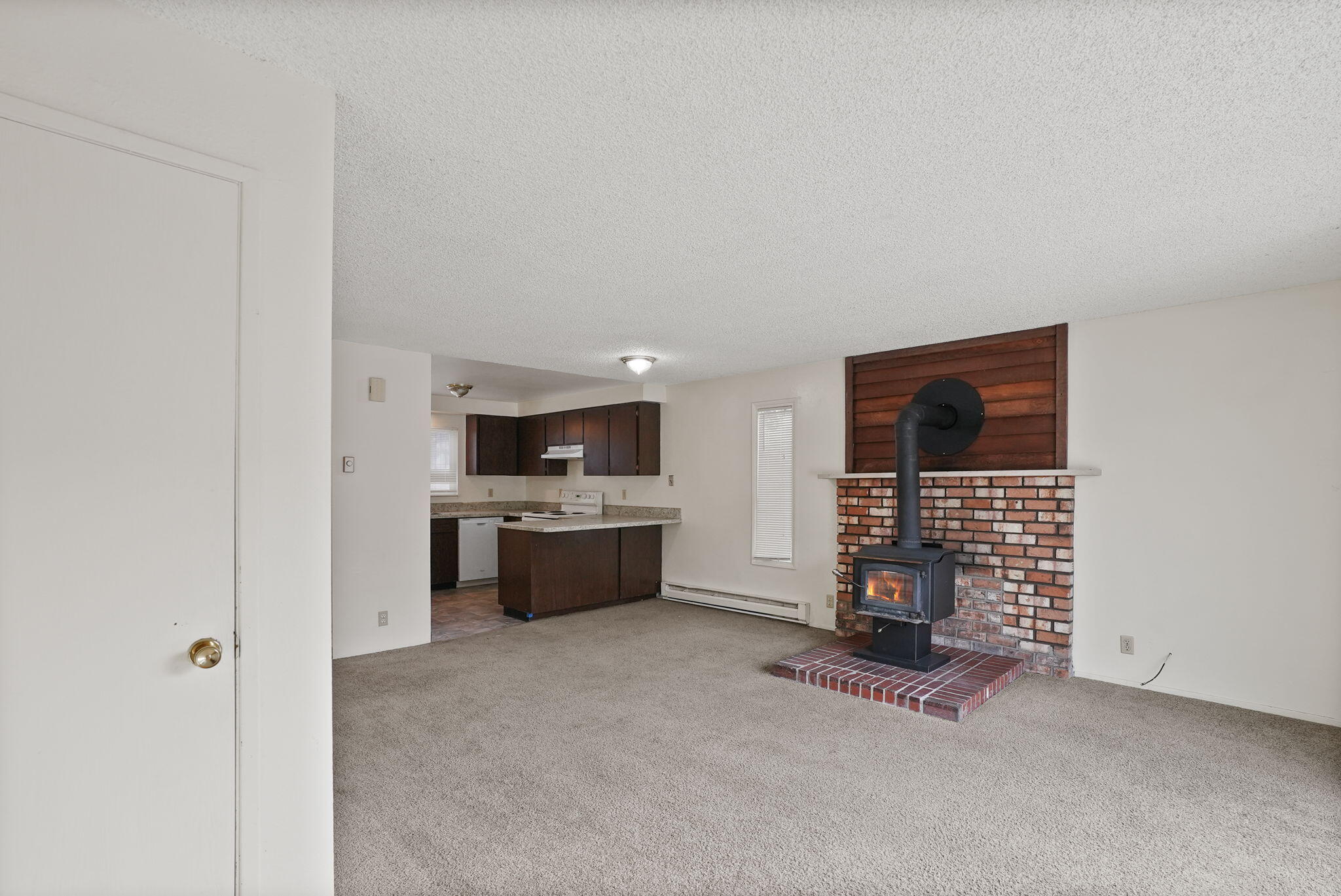 2011 Northeast Neil Way Bend, OR 97701 - Photo 4 of 31 Gallery Image 4