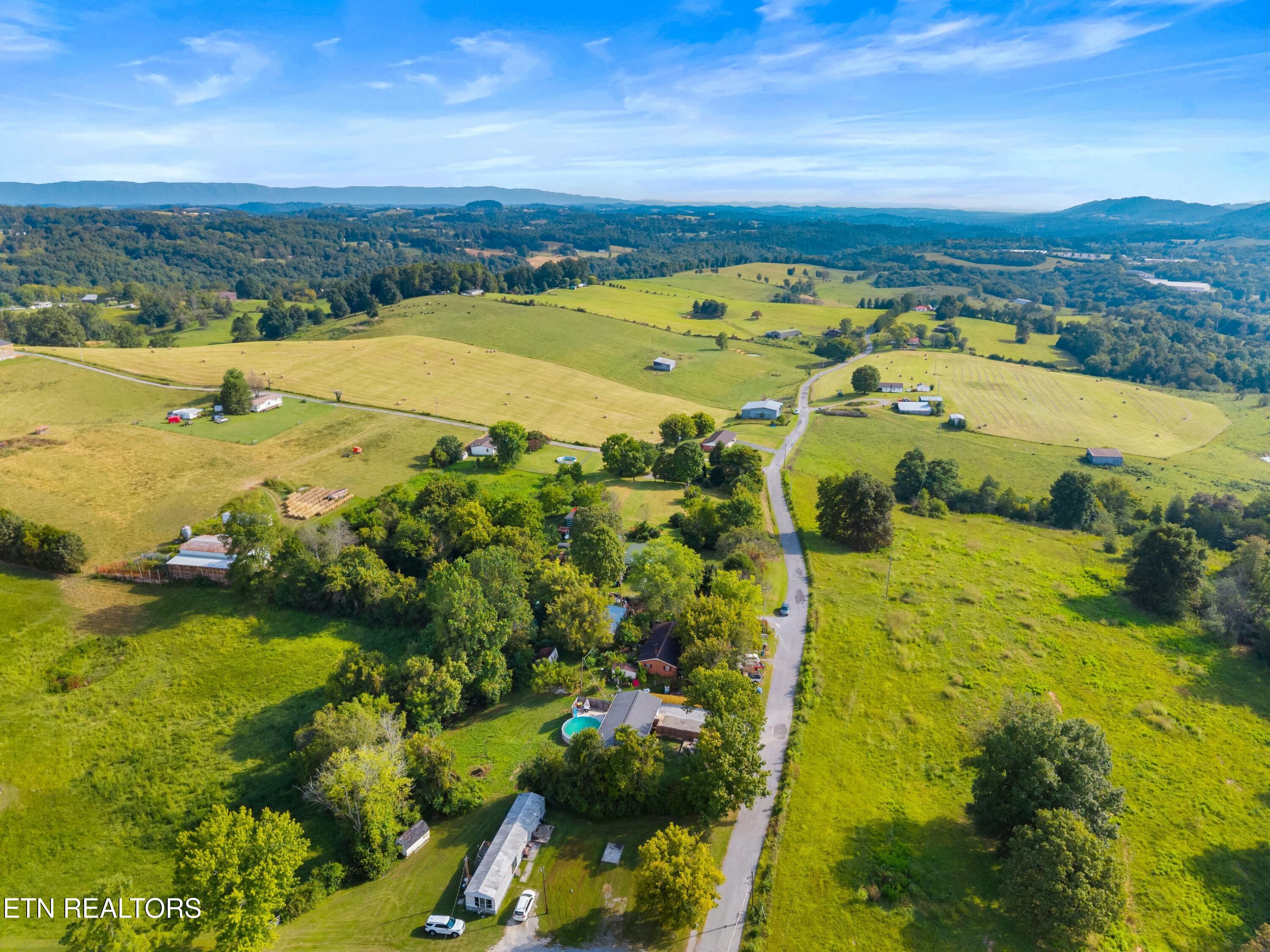 430 McVey Road Tazewell, TN 37879 - Photo 36 of 38 037-430McVeyRoad-Tazewell-TN-37879-SMALL