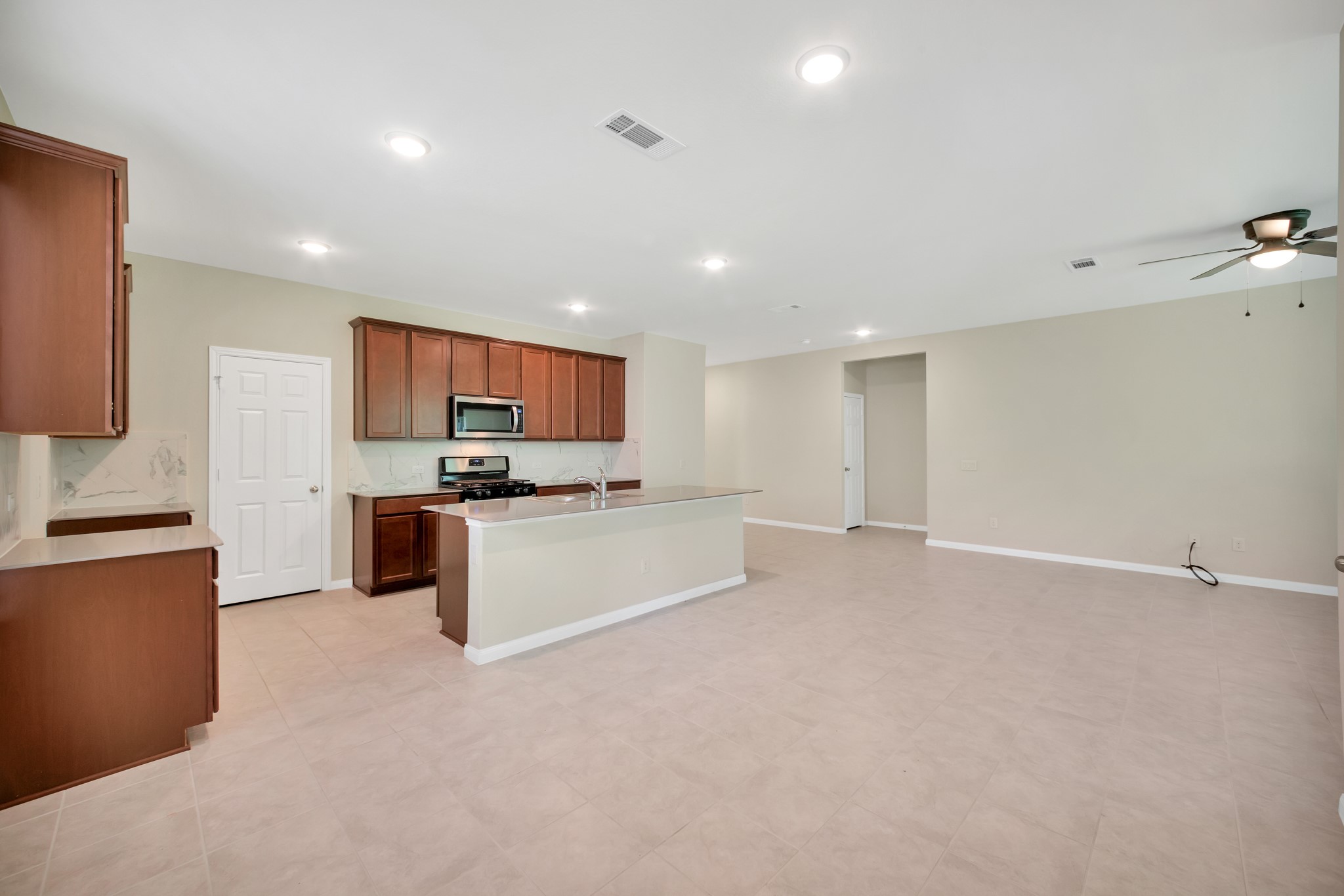 9738 Birdsnest Court Spring, TX 77379 - Photo 8 of 31
