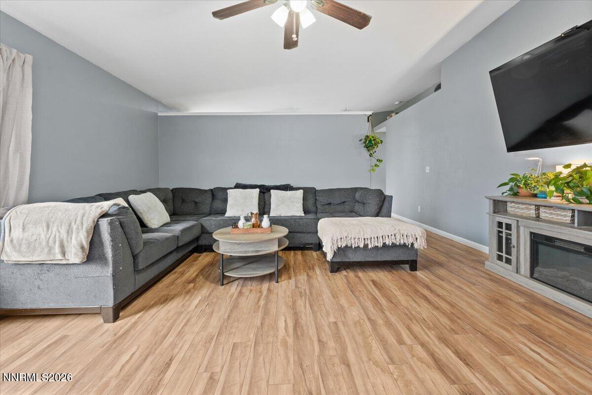 18213 Silverleaf Court Reno, NV 89508 - Photo 4 of 33 04-18213 Silverleaf Court Reno NV 89508