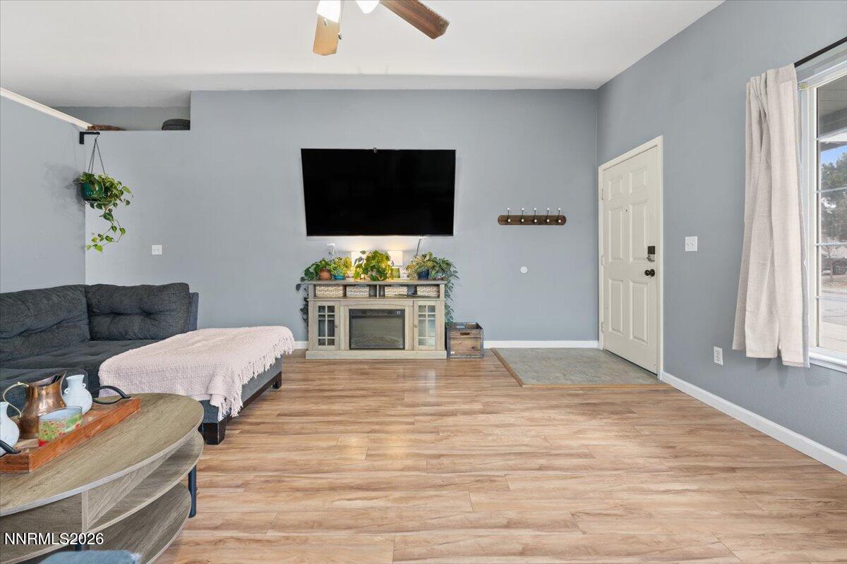 18213 Silverleaf Court Reno, NV 89508 - Photo 5 of 33 05-18213 Silverleaf Court Reno NV 89508