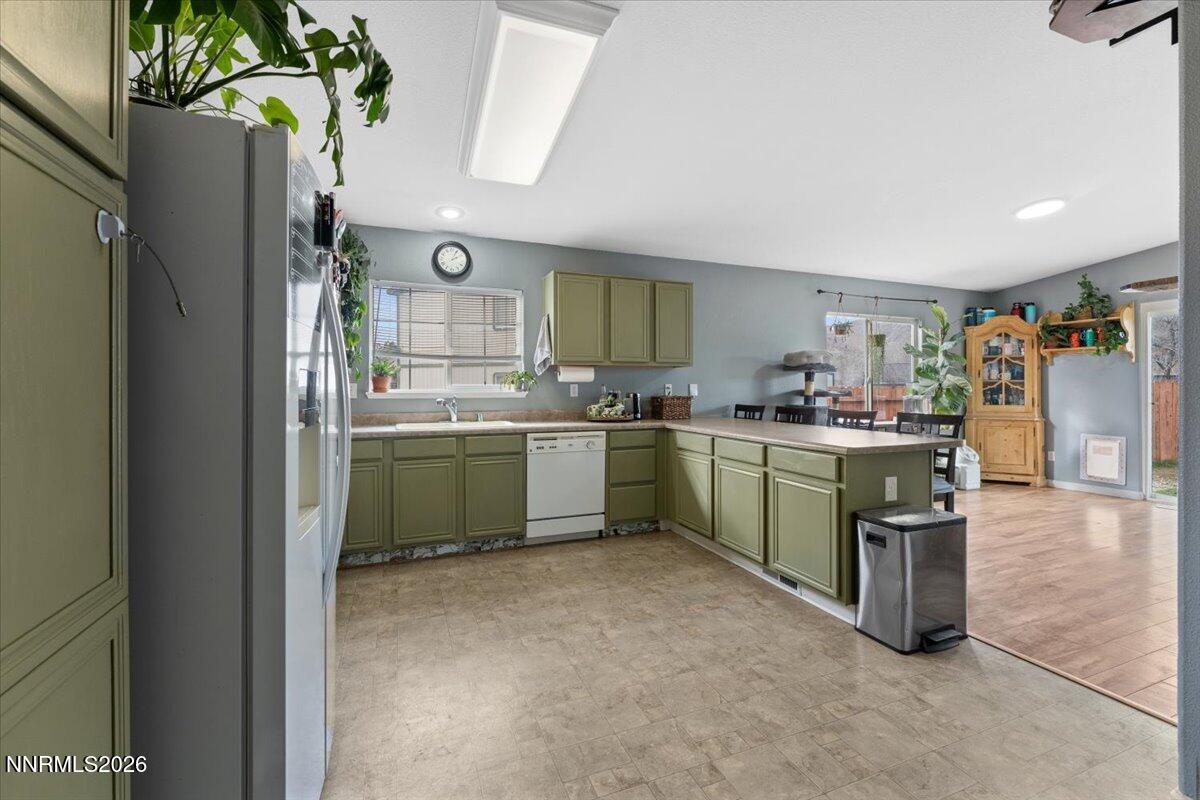 18213 Silverleaf Court Reno, NV 89508 - Photo 7 of 33 07-18213 Silverleaf Court Reno NV 89508