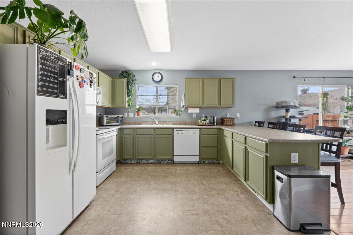 18213 Silverleaf Court Reno, NV 89508 - Photo 8 of 33 08-18213 Silverleaf Court Reno NV 89508