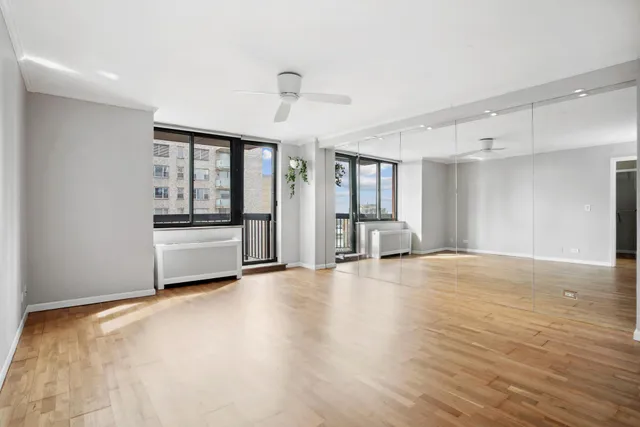 $999,999 | 250 East 40th Street, Unit 30F | Murray Hill