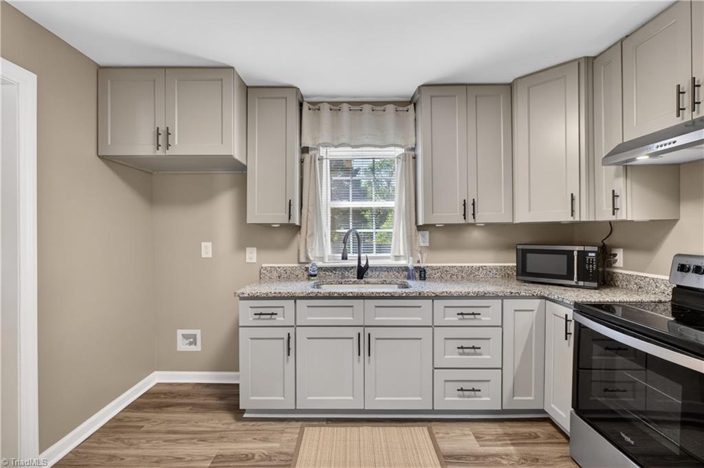 4306 Plainfield Road Sophia, NC 27350 - Photo 6 of 30