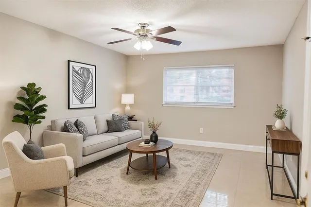 $1,690 | 3600 North 56th Avenue, Unit 105, Hollywood, FL 33021