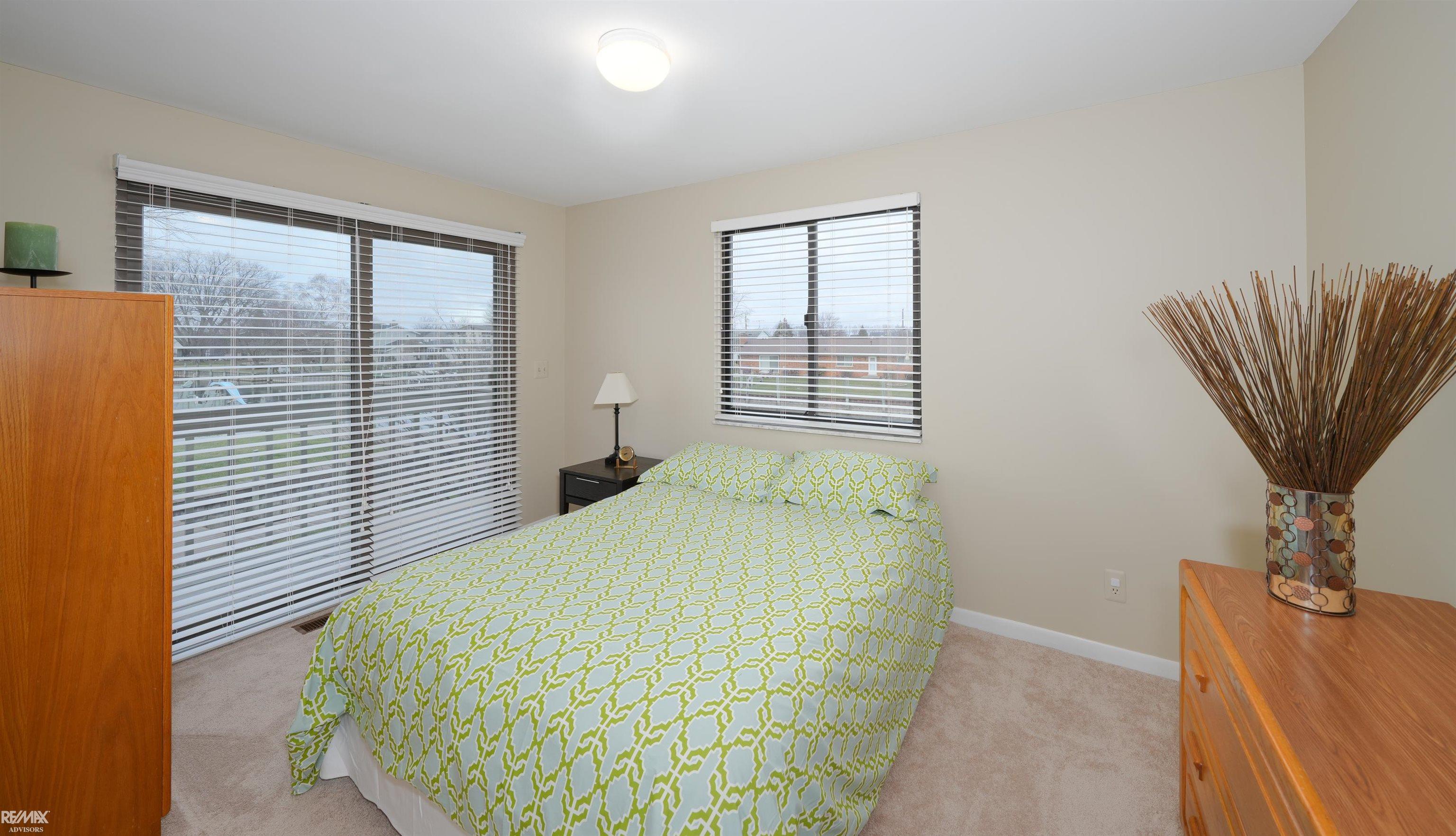 7244 Riverside Drive Algonac, MI 48001 - Photo 23 of 28 50097358-22.JPG