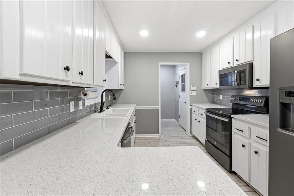 126 Midway Road Marietta, GA 30064 - Photo 12 of 41