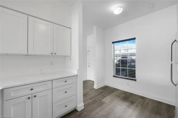 $2,200 | 3250 Cypress Glen Way, Unit 402, Naples, FL 34109