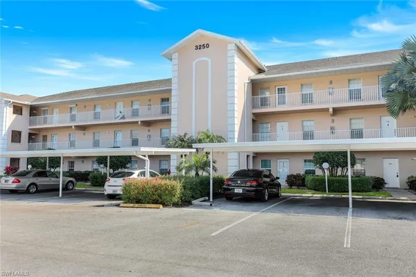 $2,200 | 3250 Cypress Glen Way, Unit 402, Naples, FL 34109