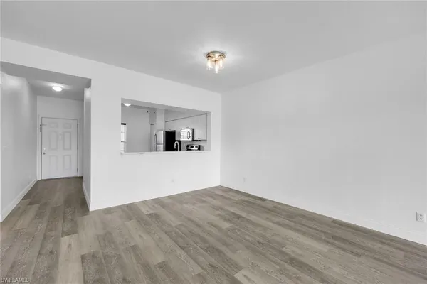 $2,200 | 3250 Cypress Glen Way, Unit 402, Naples, FL 34109