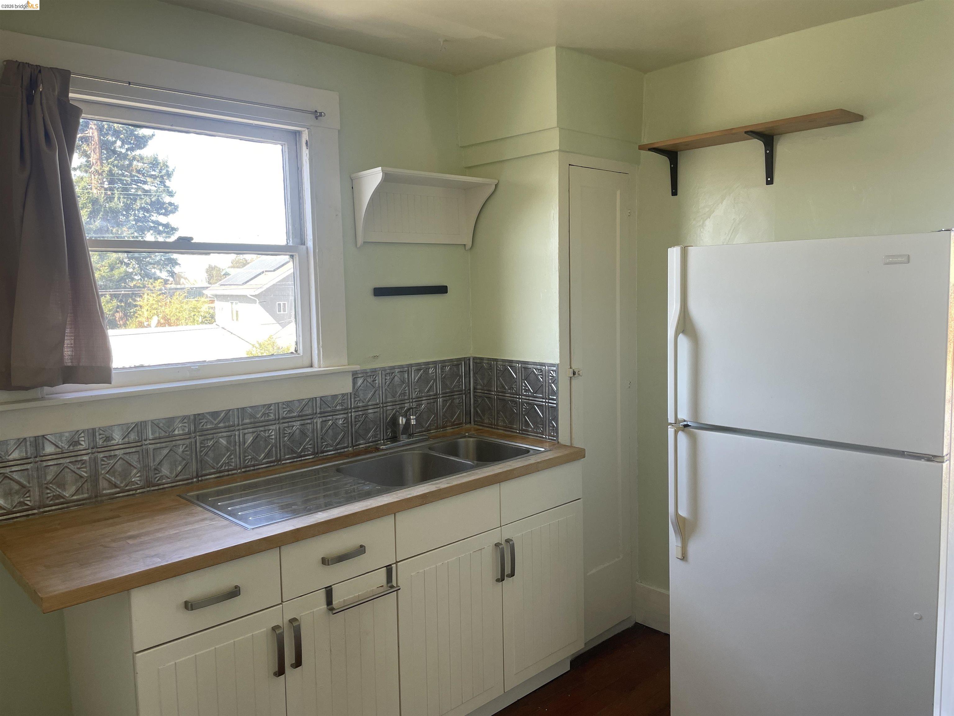 1239 Berkeley Way Berkeley, CA 94702 - Photo 21 of 28