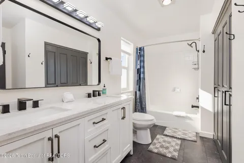 $925,000 | 1864 Pioneer Trail, Driggs, ID 83422