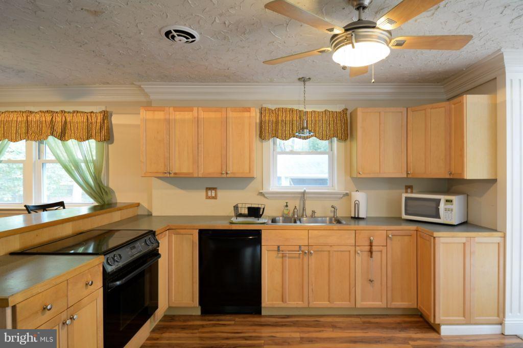 14101 Duckett Road Brandywine, MD 20613 - Photo 10 of 27 Kitchen
