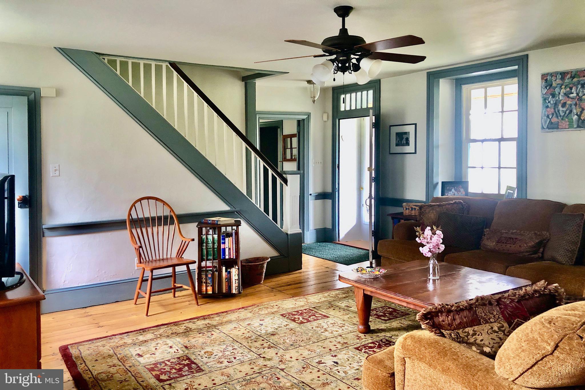76 Pine Valley Road Doylestown, PA 18901 - Photo 5 of 39 Living Room