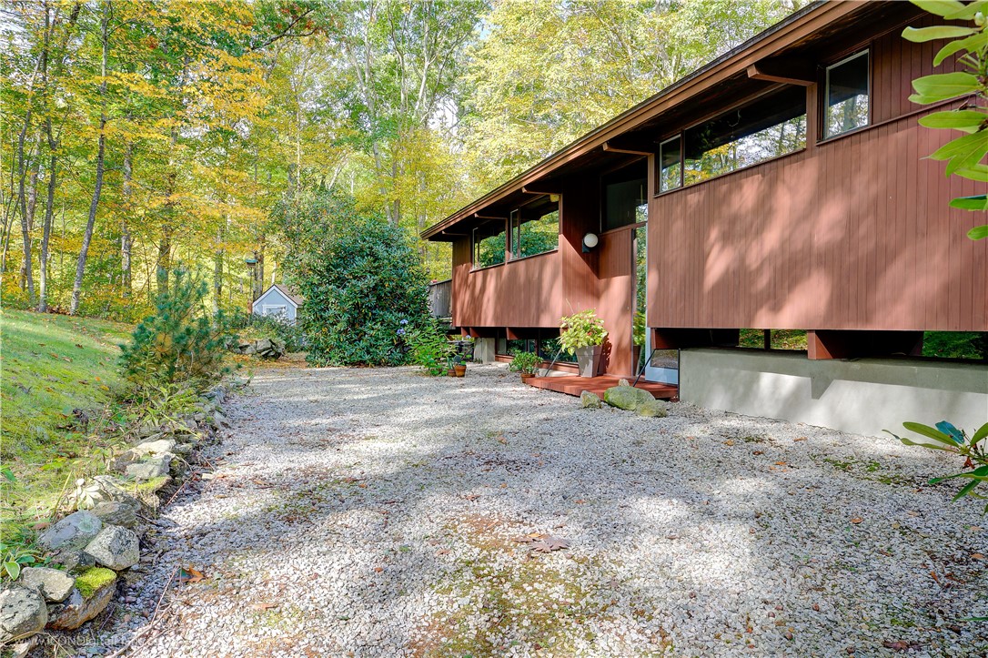 94 Old Quarry Road Glocester, RI 02857 - Photo 3 of 50