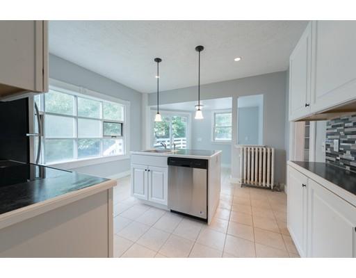 33 Euclid Avenue Springfield, MA 01108 - Photo 3 of 24