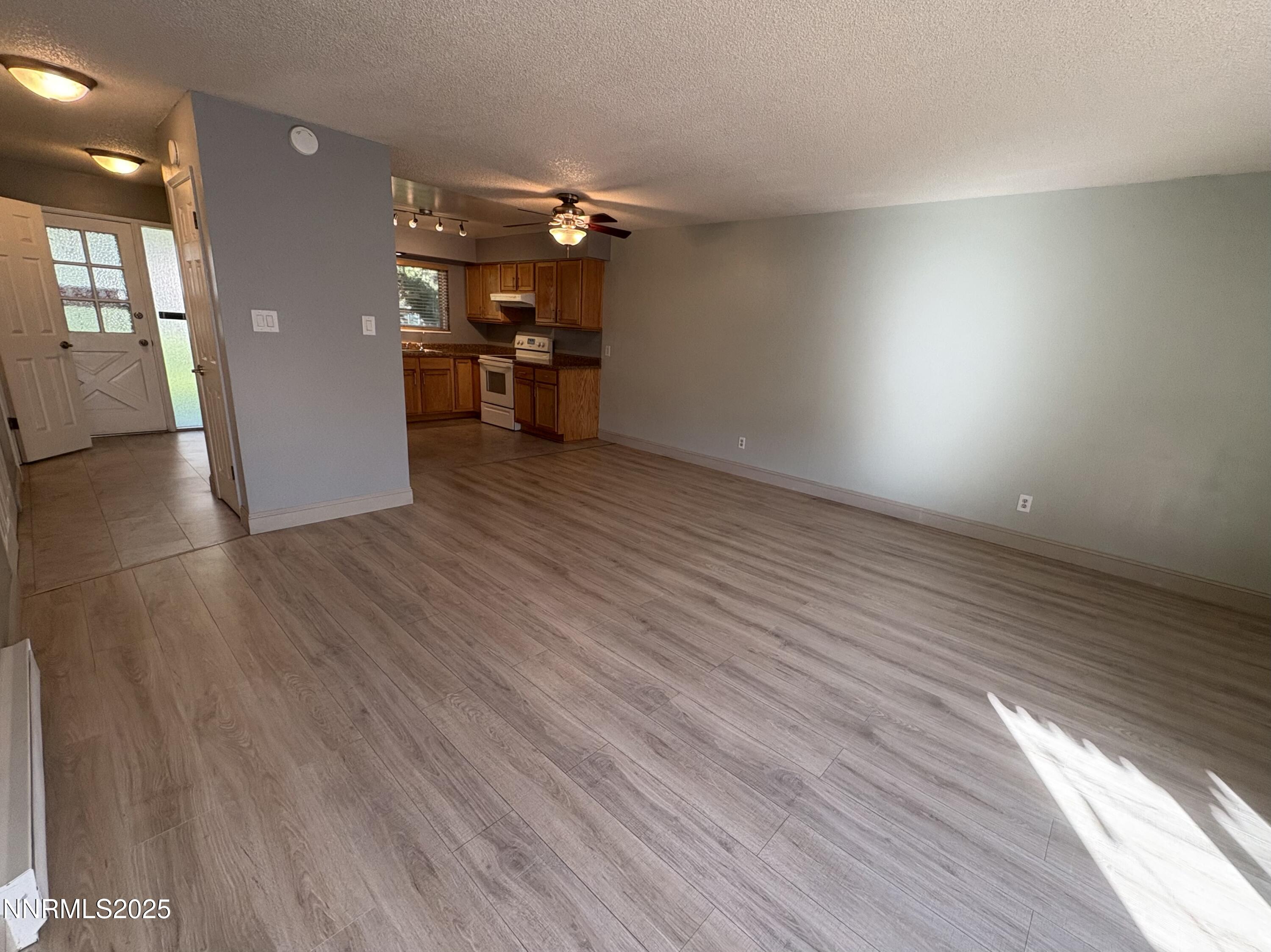165 Smithridge Park Reno, NV 89502 - Photo 9 of 33 IMG_4359