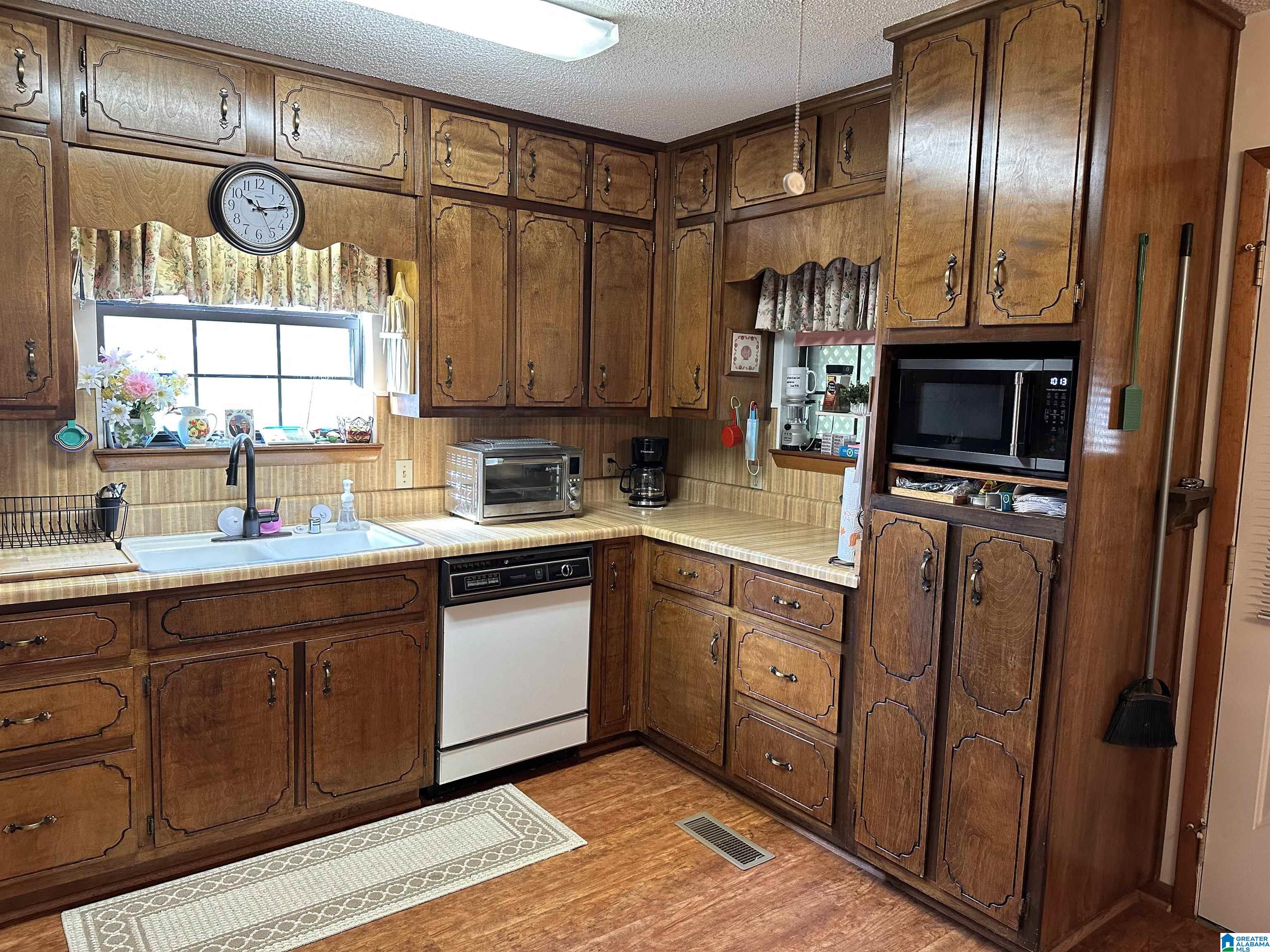 4282 Red Wing Lane Birmingham, AL 35217 - Photo 22 of 95