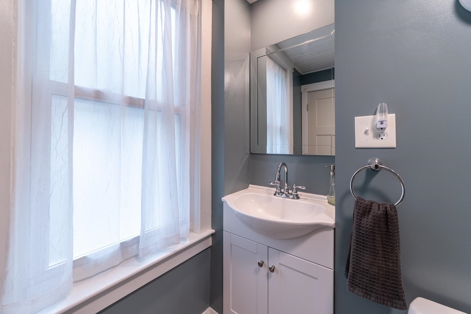 61 High Street Tilton, NH 03276 - Photo 18 of 58