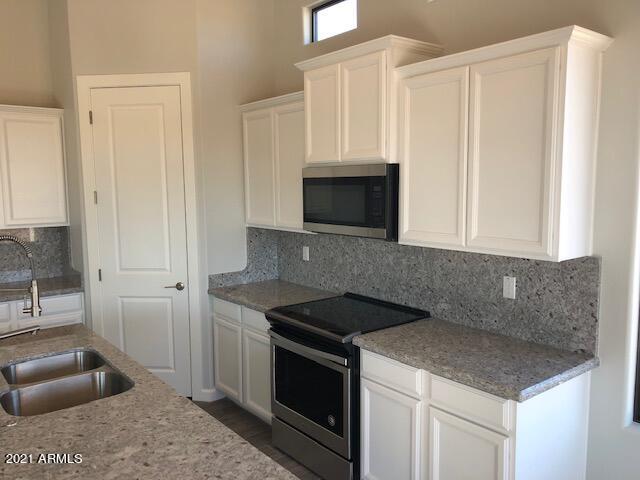 16538 West Sleepy Ranch Road Surprise, AZ 85387 - Photo 29 of 39 !!! Miss 13