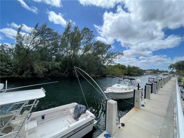 $1,500 | 2840 Northeast 14th Street Causeway, Unit 210, Pompano Beach, FL 33062