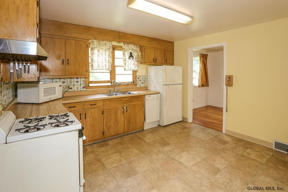 89 Lisha Kill Road Colonie, NY 12205 - Photo 20 of 49 Photo 20