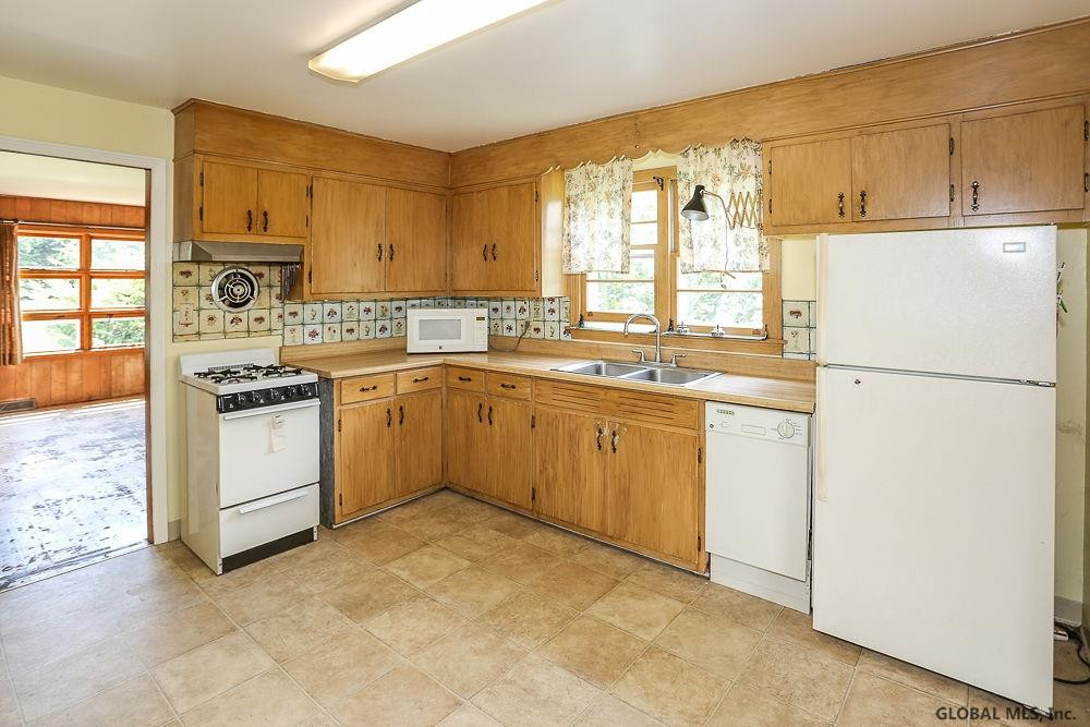 89 Lisha Kill Road Colonie, NY 12205 - Photo 23 of 49 Photo 23