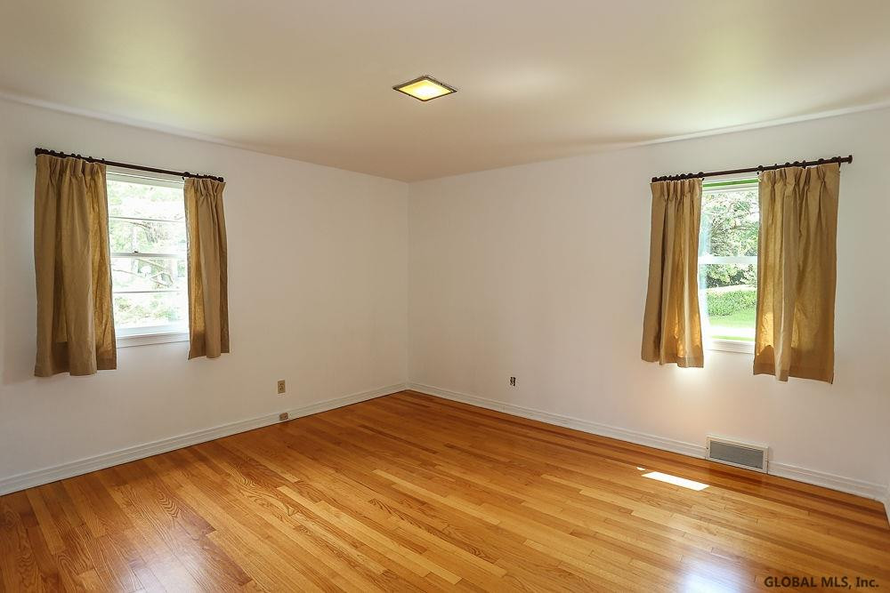 89 Lisha Kill Road Colonie, NY 12205 - Photo 34 of 49 Photo 34