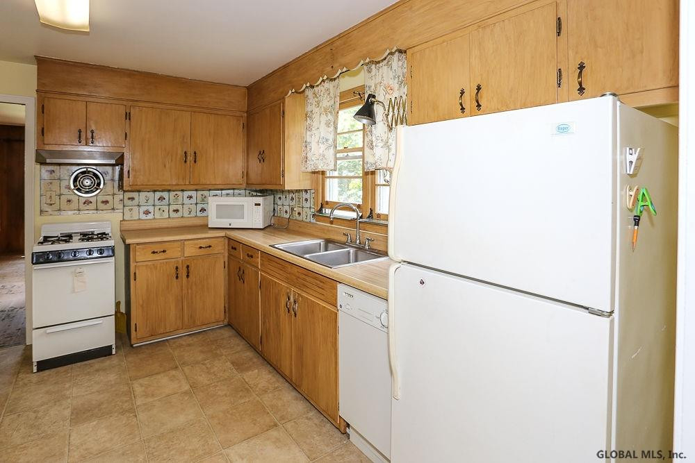 89 Lisha Kill Road Colonie, NY 12205 - Photo 41 of 49 Photo 41